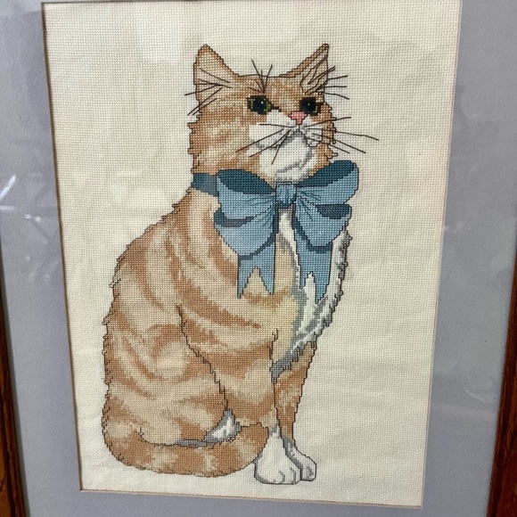 Framed Cat Embroidery with Blue Bow - Picture 5 of 10